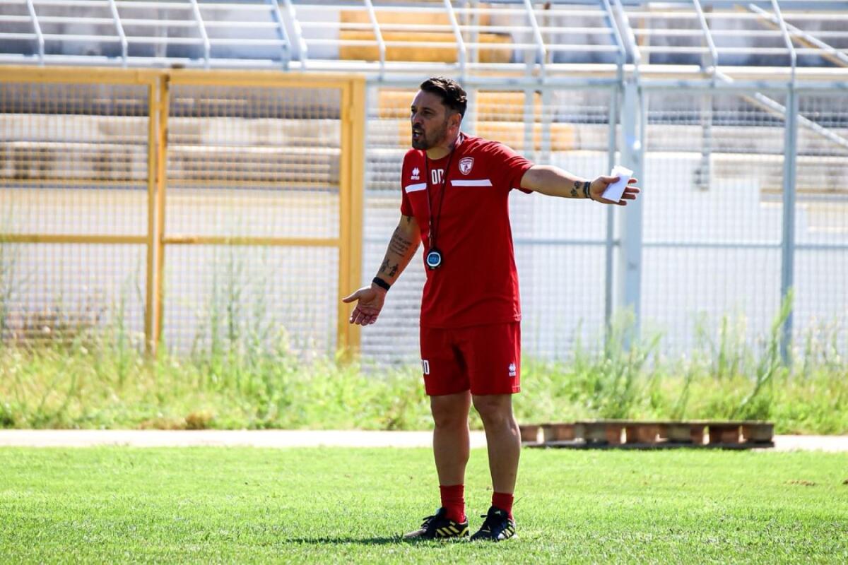 #CrotoneTeamAltamura | Mister Di Donato: "A Crotone per giocarci la partita" - Mister Di Donato - Foto Team Altamura