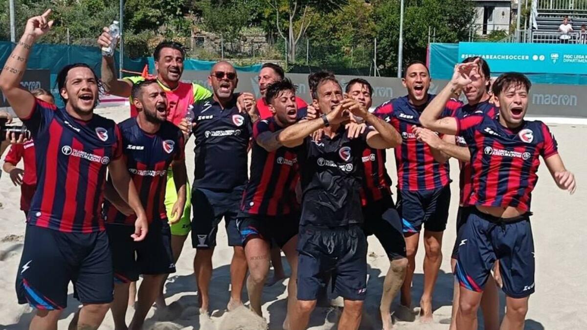 Beach Soccer - Serie B: Sakro Crotone si qualifica per la promozione Serie A - 