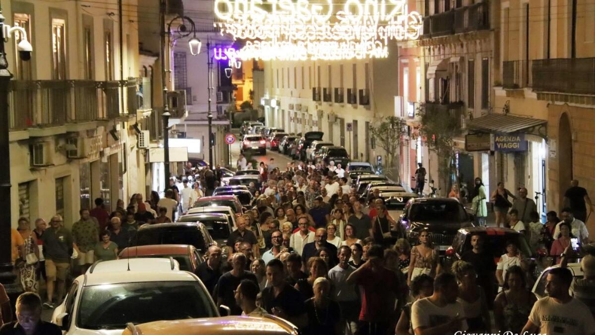 Crotone - Nelle sere d'estate, per una volta a fare da padrone è il centro storico - 