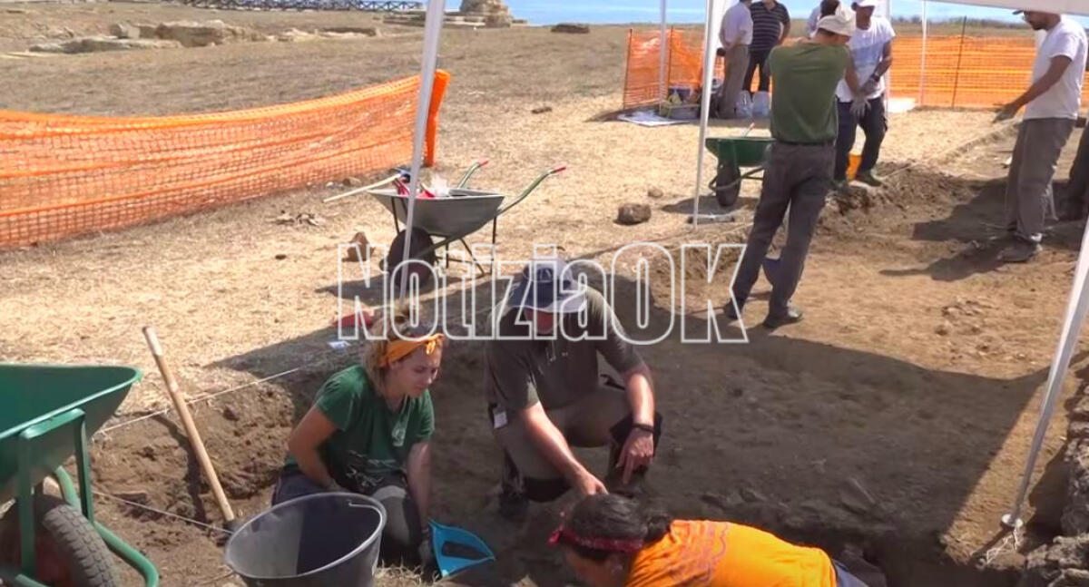 Visita al Parco archeologico tra gli scavi di Kroton - 