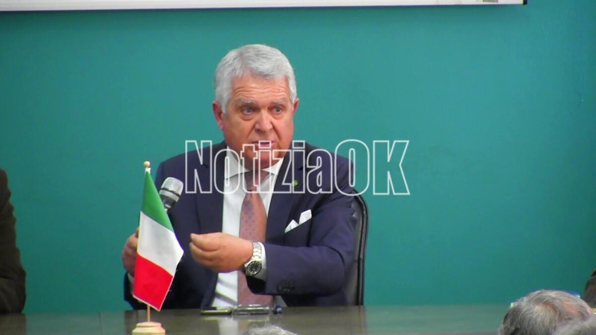 Bonifica di Crotone - L'evoluzione di un commissario: da paladino del popolo a difensore del progetto Eni - 
