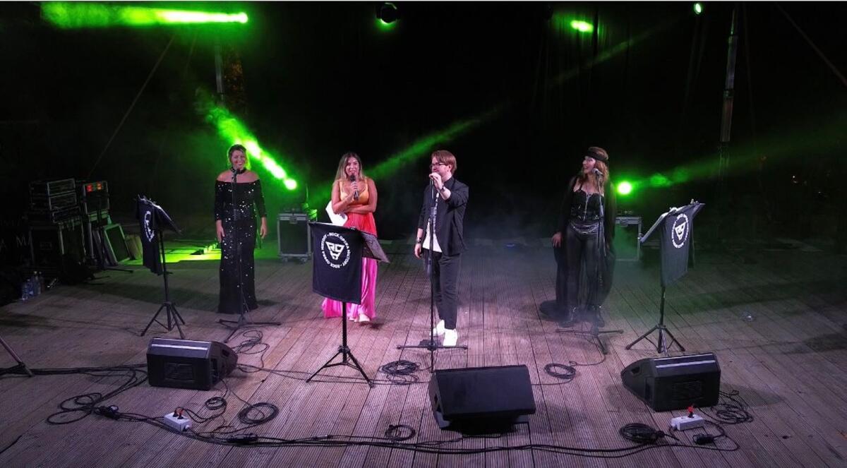 Straordinario debutto del Rock Opera History a Praia a Mare - 