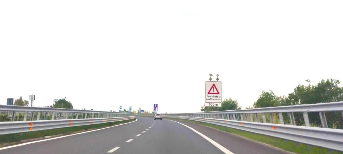 Autostrada - Carreggiata chiusa per un brutto incidente - 