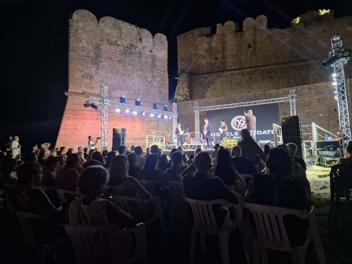 Premio Aragona, una serata di emozioni e ricordi a Le Castella - 