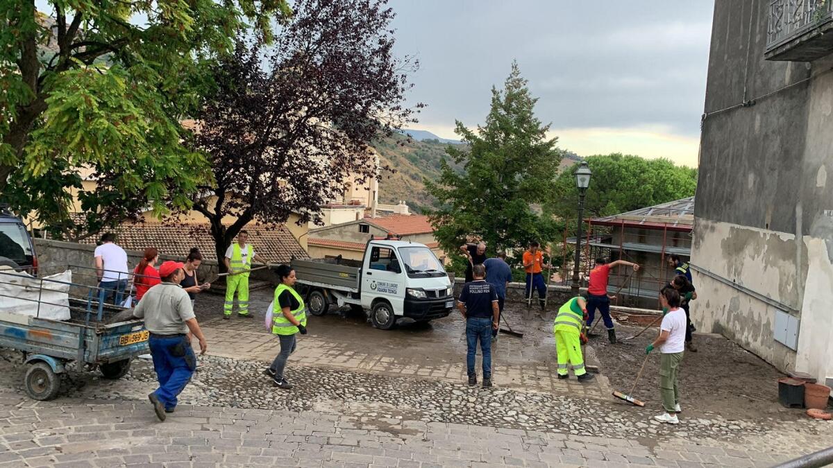Bomba d'acqua su Lungro, ma la comunità non si arrende -