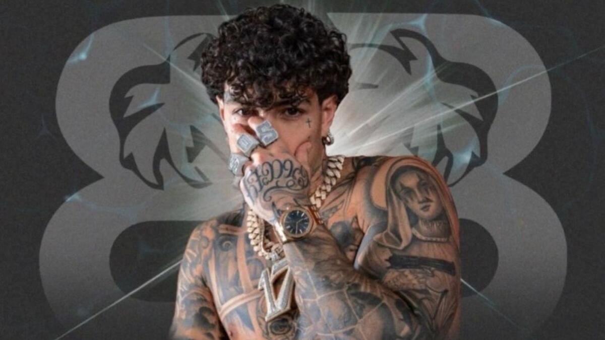 ''Sesso e samba'': Tony Effe a Crotone -