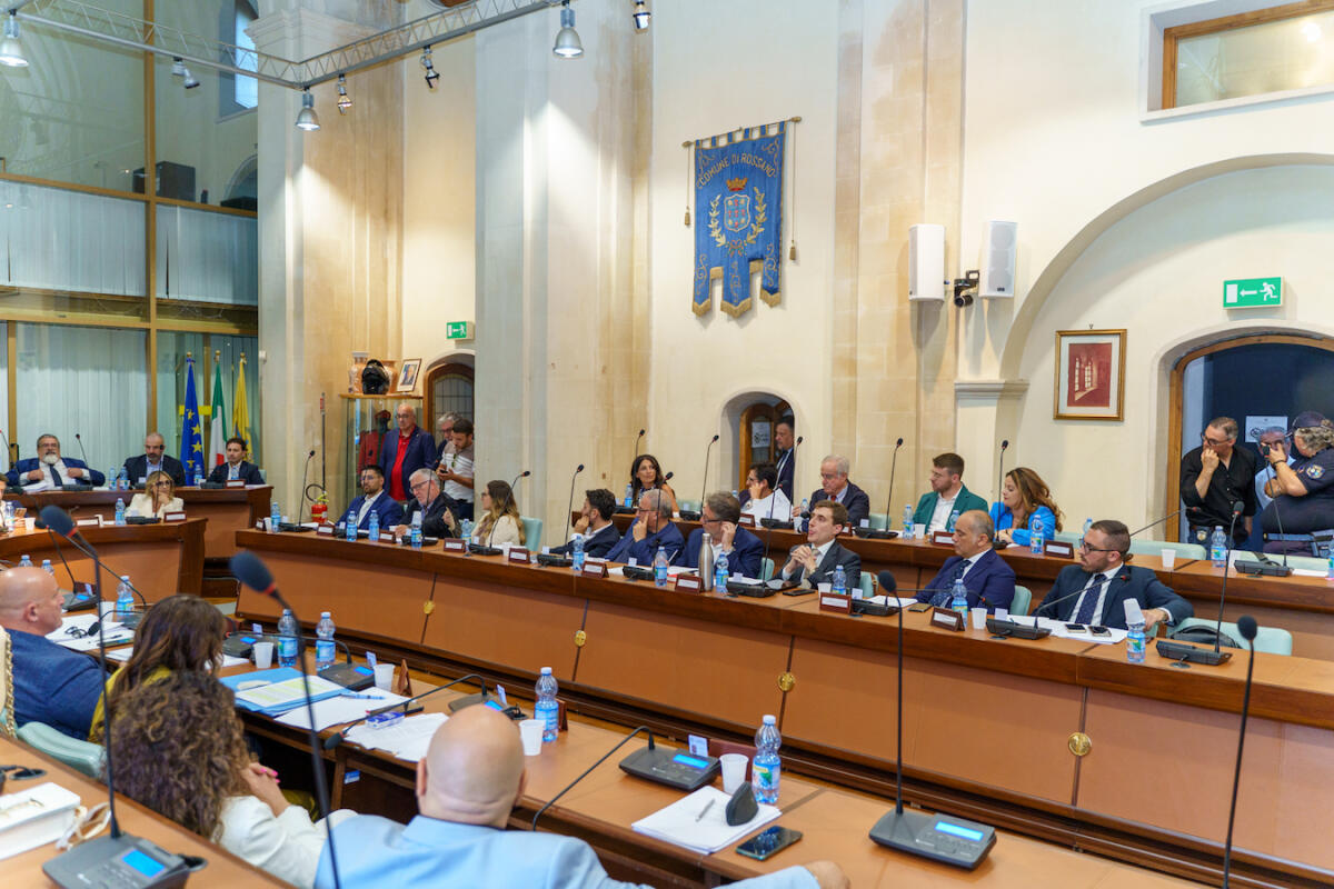 Corigliano-Rossano - Sul porto la maggioranza respinge le accuse: «ci vuole onestà intellettuale» - 