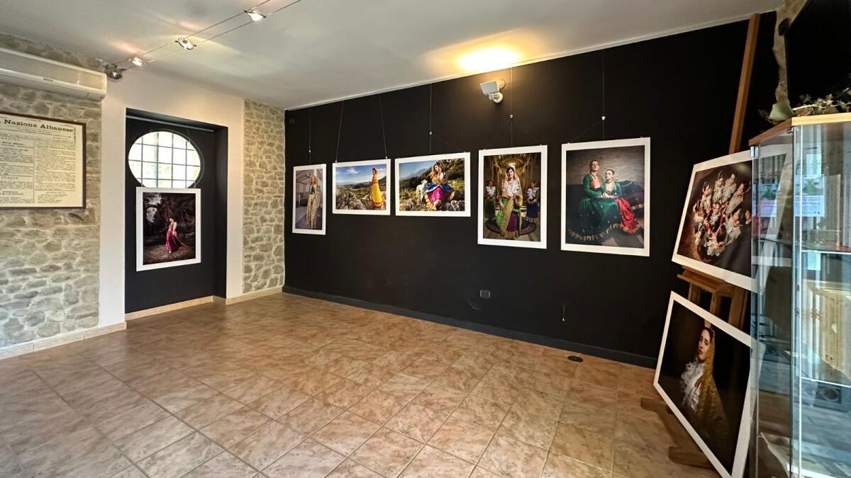 Il "Futuro in Arbëria, Visioni di donne" in mostra a Pallagorio (Foto Gallery) - 
