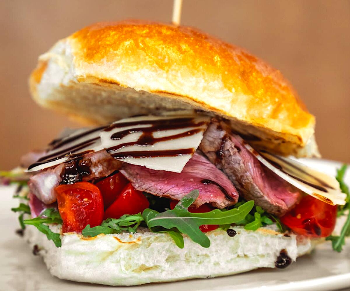 Le vie del gusto - Il  tagliata summer è il panino dell'estate - 