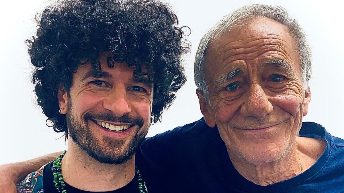 ''Emigrato'' il brano di Dalen che ha fatto innamorare Roberto Vecchioni - 