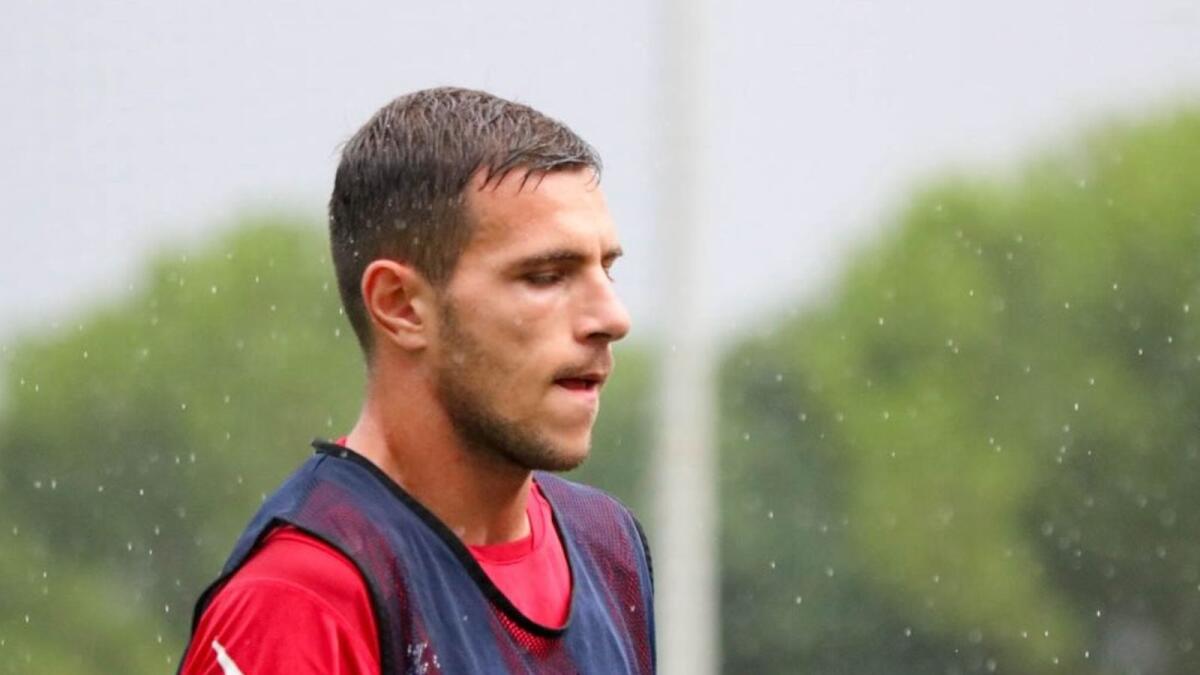 Crotone Calcio |  La pioggia bagna l'allenamento: Longo cerca di recuperare tre calciatori - 