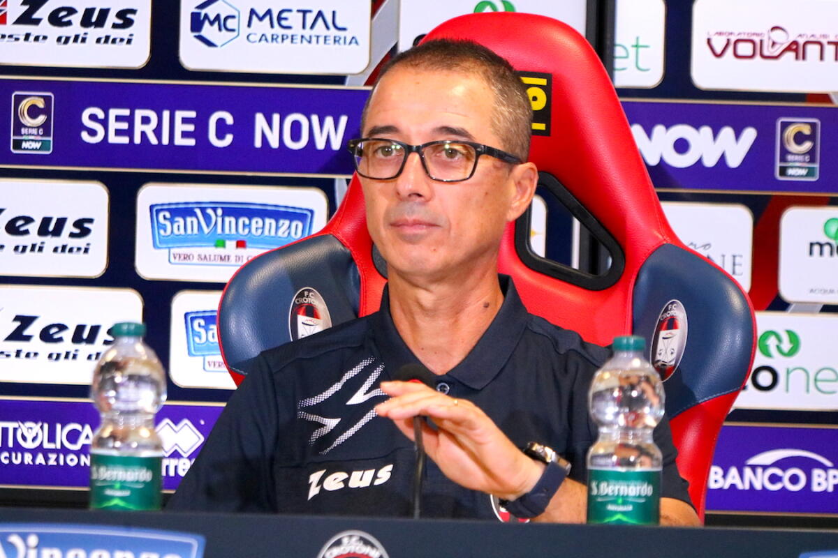 #CrotoneMessina 2-0 | Mister Longo: "Non siamo stati dominanti, dobbiamo ancora crescere" - 