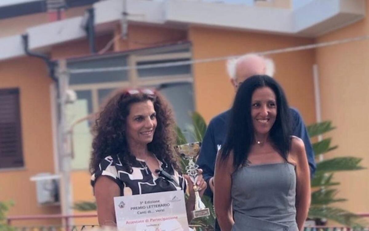 Un altro riconoscimento per la poetessa crotonese Luisa Olivo - 