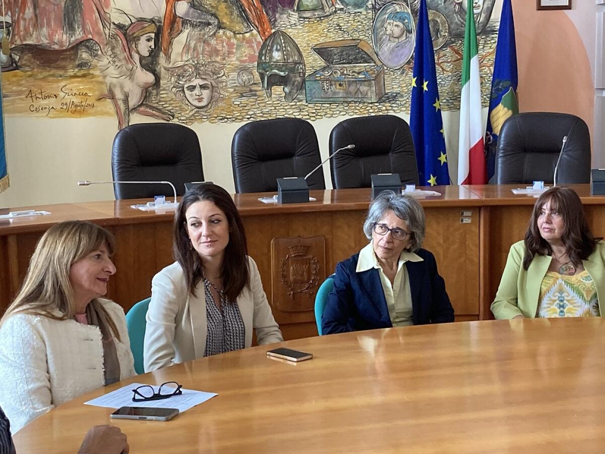 Cosenza - Riprendono le attività dello Sportello Donna, grazie al Progetto “Da donna a donna” - 