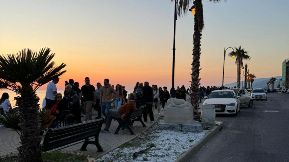 A Fuscaldo "incontri diVersi" tra poesia e cultura in un borgo di mare - 