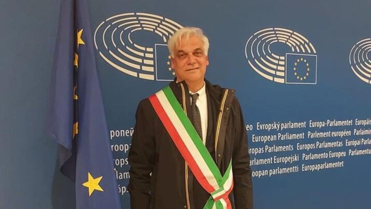 Spari contro l'auto del sindaco Farfaglia: la solidarietà del mondo politico calabrese - 