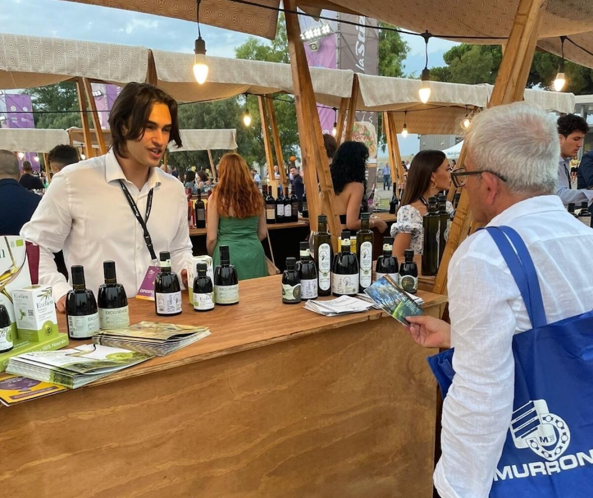 Splendida partecipazione del Consorzio Olio di Calabria IGP al Vinitaly and the City a Sibari - 