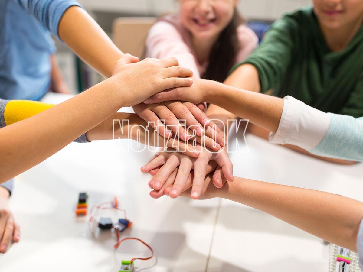 Acquaformosa - A studenti e docenti donato un libro simbolo di inclusione -
