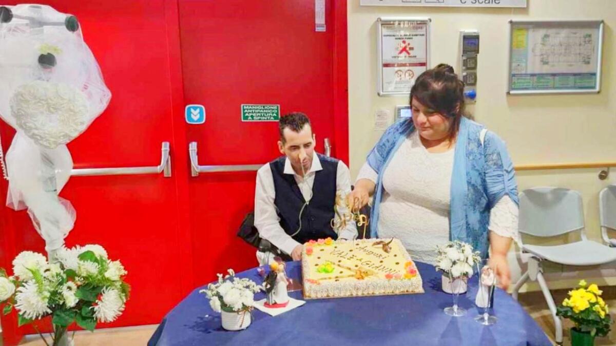 La crotonese Valentina Caporale sposa Giovanni in ospedale, malato terminale: la loro storia - 