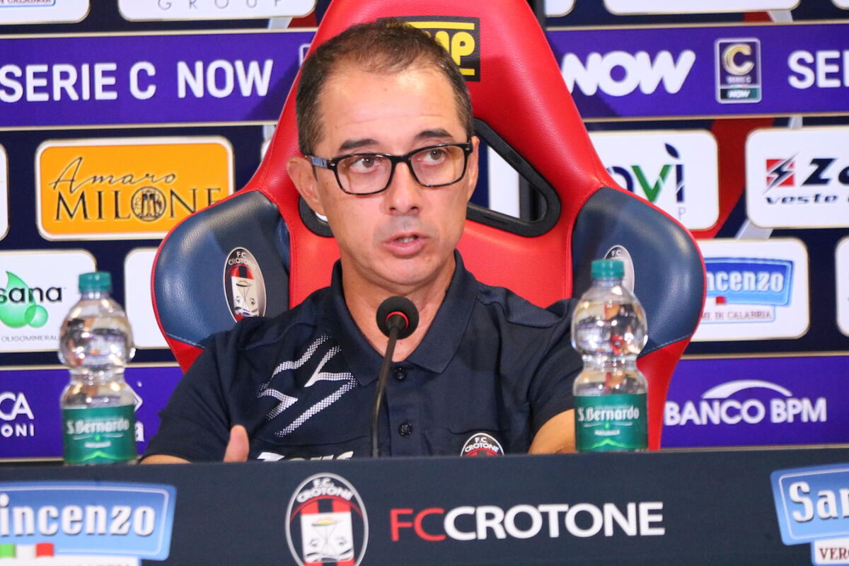 #PicernoCrotone | Mister Longo: «Daremo tutto per mettere in difficoltà gli avversari» - 