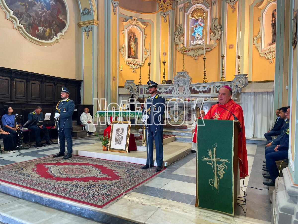 Crotone, il saluto dell’Arcivescovo Panzetta nella messa della Guardia di Finanza: "Domani andrò via" - 
