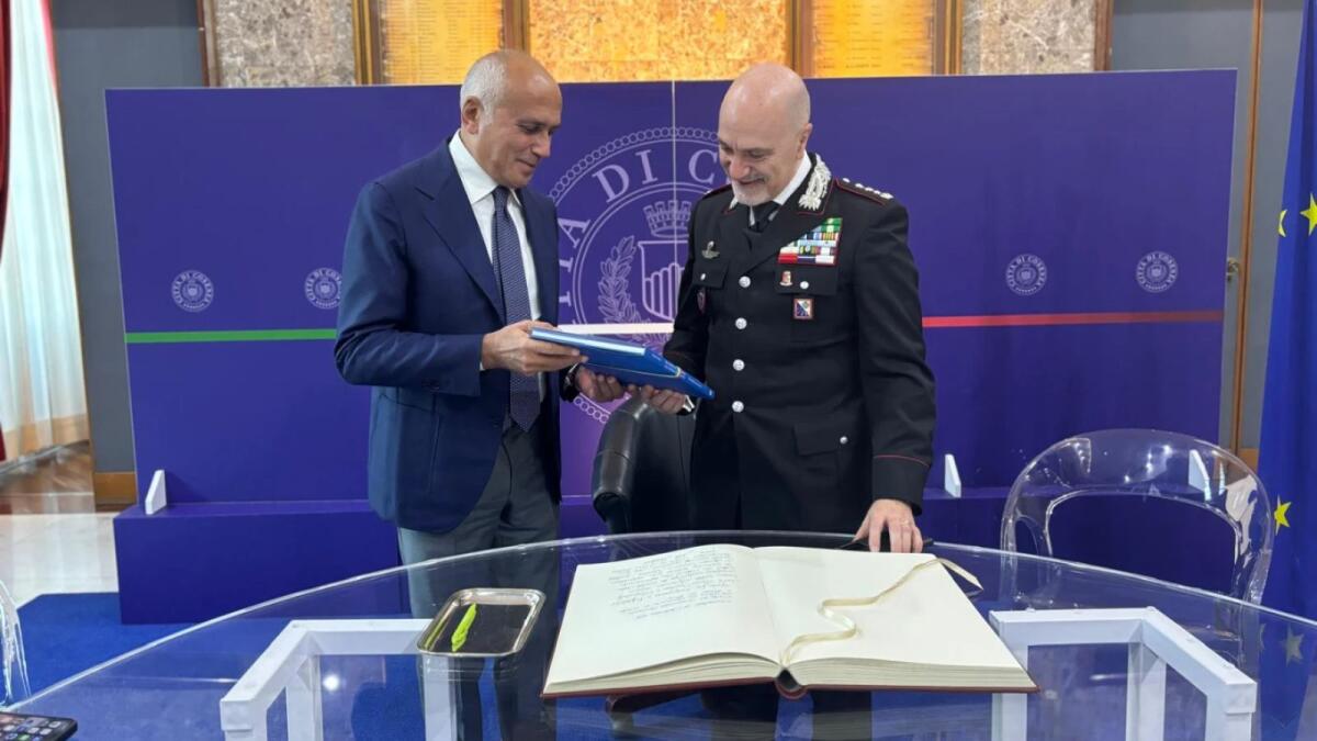 Cosenza - Accolto nella Casa Comunale il nuovo Comandante dei Carabinieri Andrea Mommo - 
