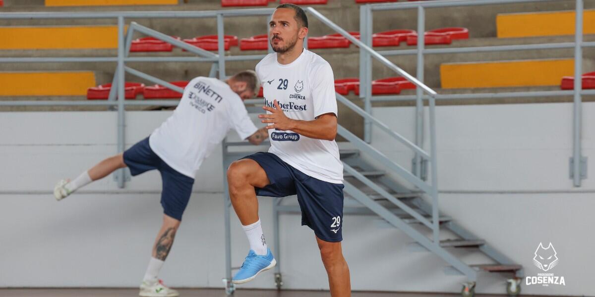 Calcio a 5 - Pirossigeno Cosenza, ultima rifinitura prima del test Città di Acri - 