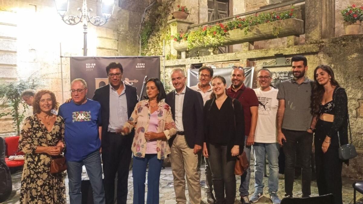 Cerisano, Festival delle Serre: oggi l'attesissima asta per le maglie di calcio  - 