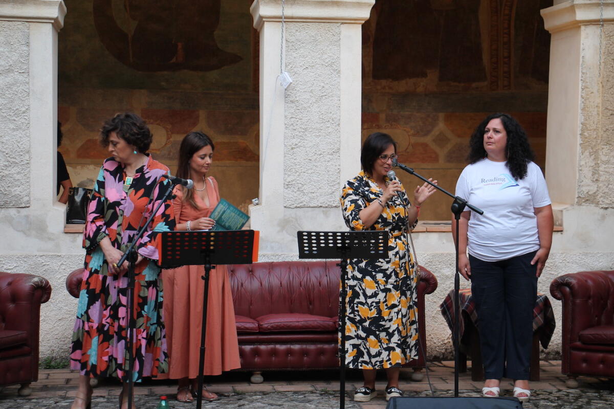 Casali del Manco - Al Festival della lettura insieme ai libri un mix di cultura e spettacolo -