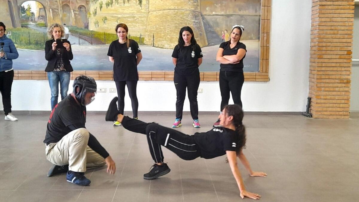 Marco Lollobrigida a Crotone per il battesimo di “Kroton sport &amp; social “ - Krav Maga