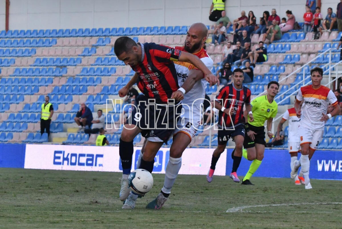 #CrotoneMessina 2-0 | Il Crotone torna alla vittoria con una "giovane" forza devastante - 
