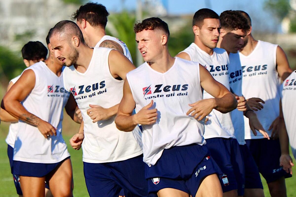 #PotenzaCrotone | I Convocati - Mister Longo porta 25 giocatori a Potenza - 