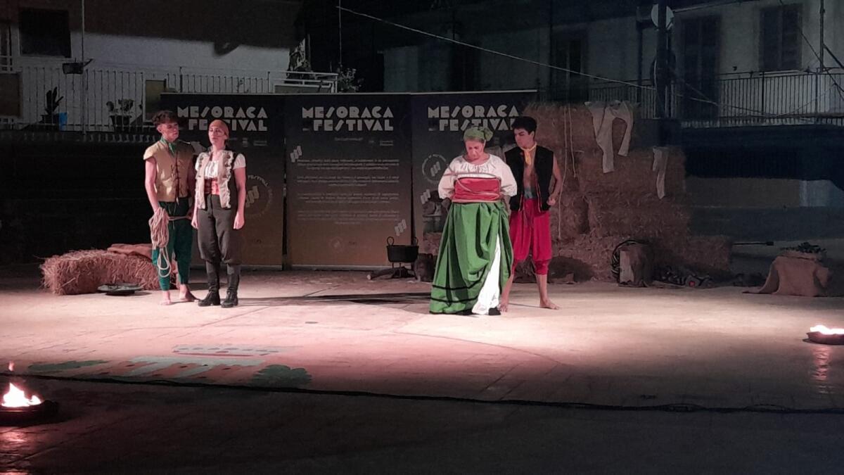 Mesoraca Festival, inaugurato dalla storia di Sara Rossi "la rossa" il nuovo anfiteatro - 