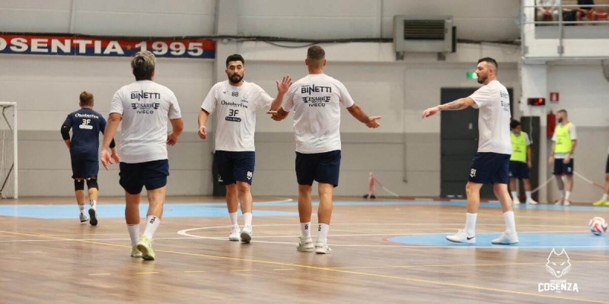 Calcio a 5 - Intensa amichevole tra Pirossigeno Cosenza e Città di Acri - 