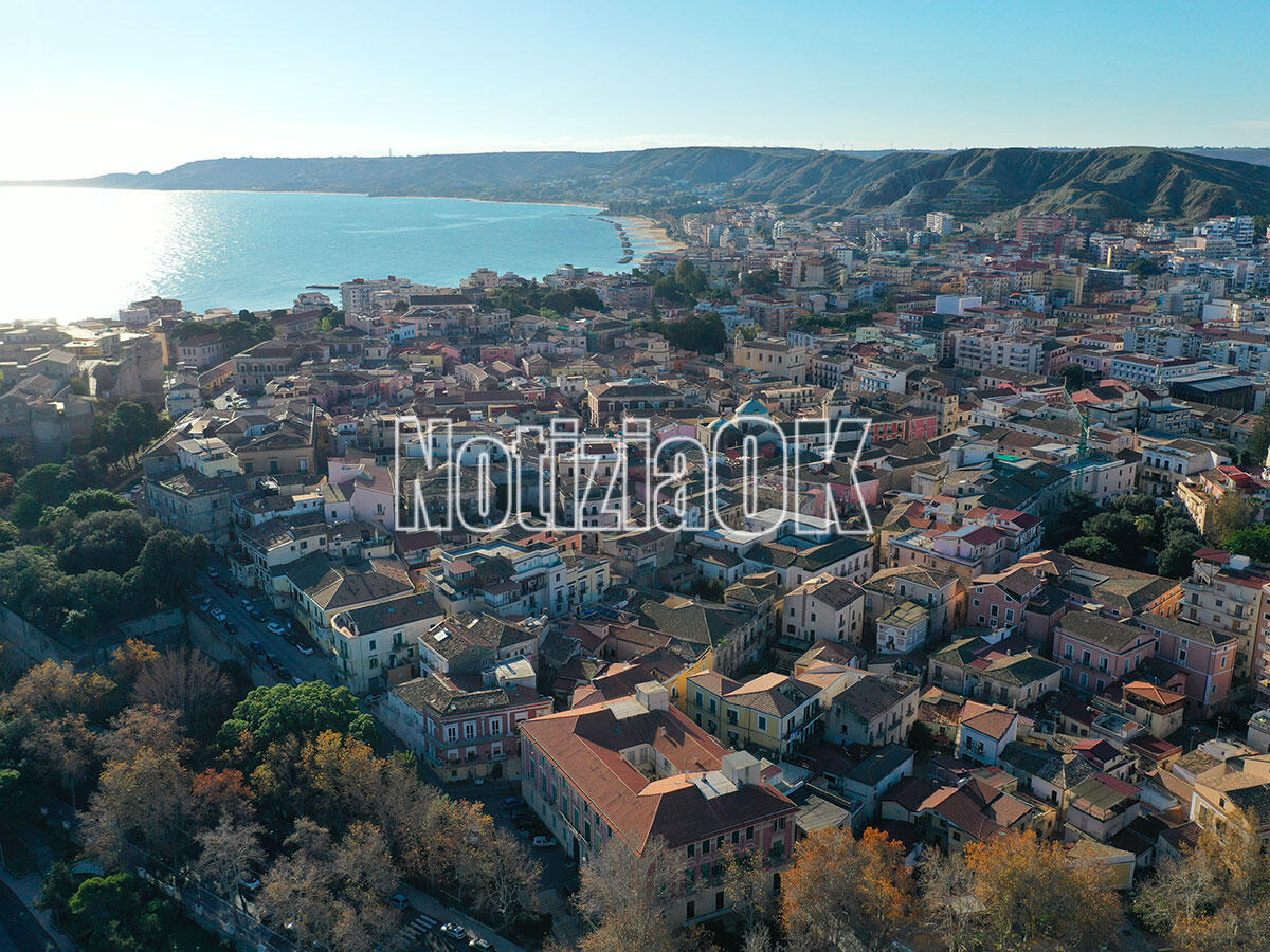 Sondaggio - Lungomare e centro città  in alternativa o unicum? - 
