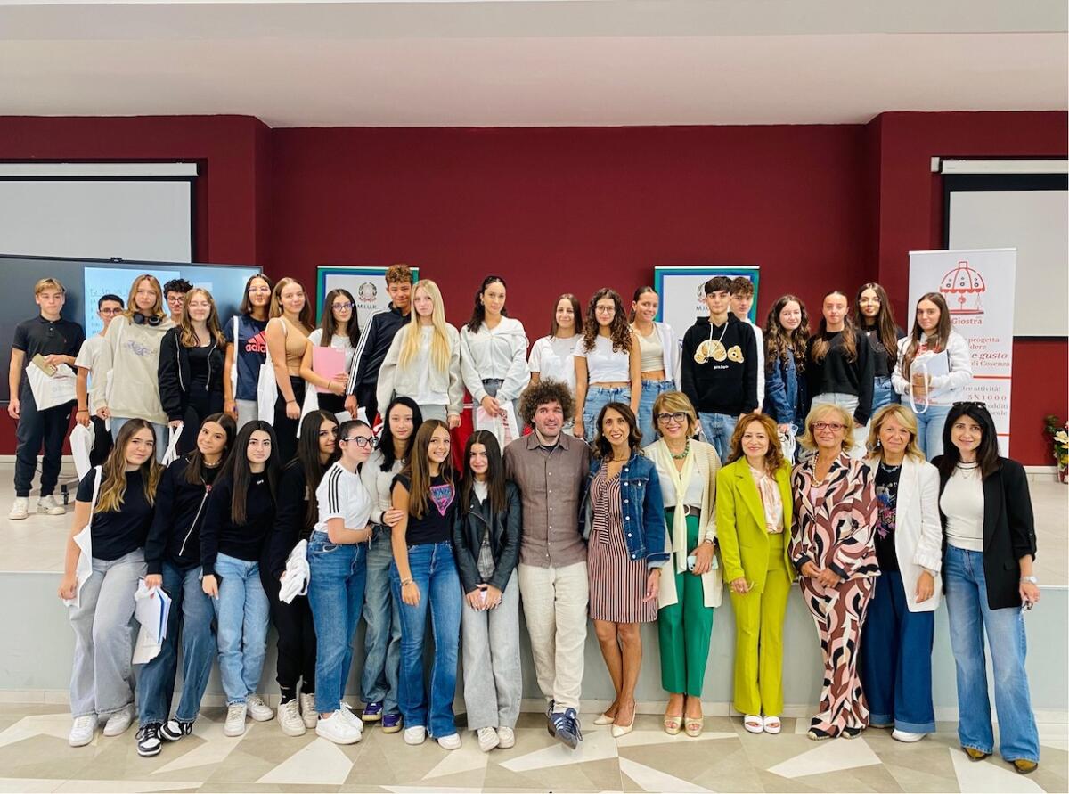 Cosenza - Al liceo scientifico Scorza laboratorio scrittura creativa e storytelling - 