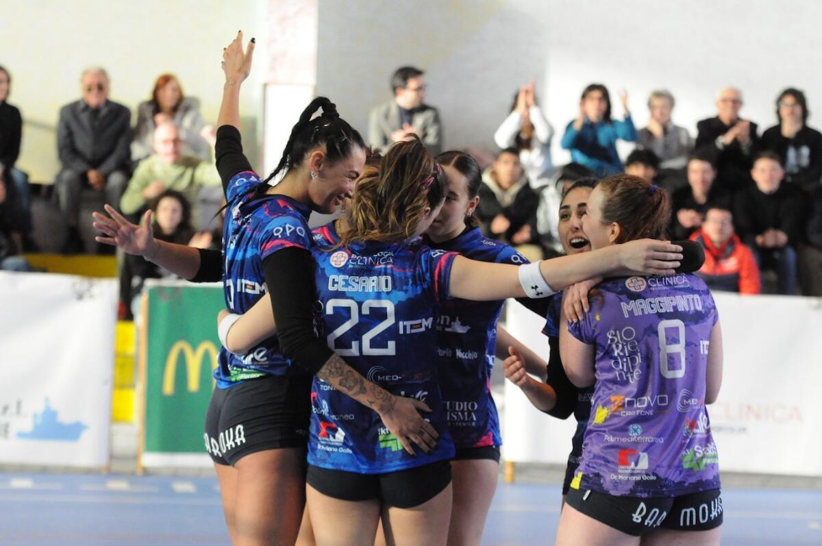 Pallavolo Crotone: inizia in casa il nuovo cammino delle Sirene - 