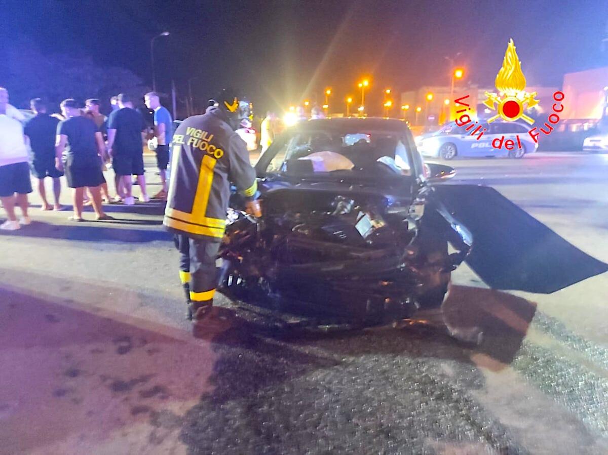 Crotone - Incidente sulla SS 106: otto feriti tra cui un bambino - 