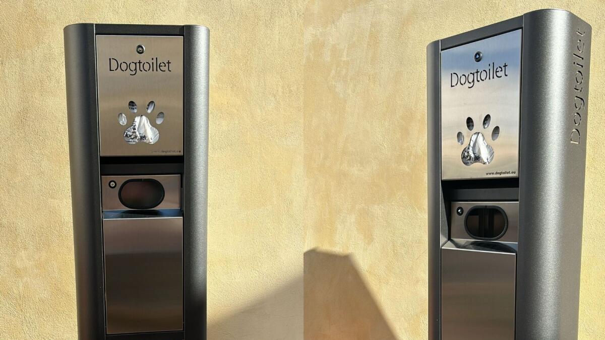 Casabona - Installati i primi dogtoilet con contenitori e sacchetti - 