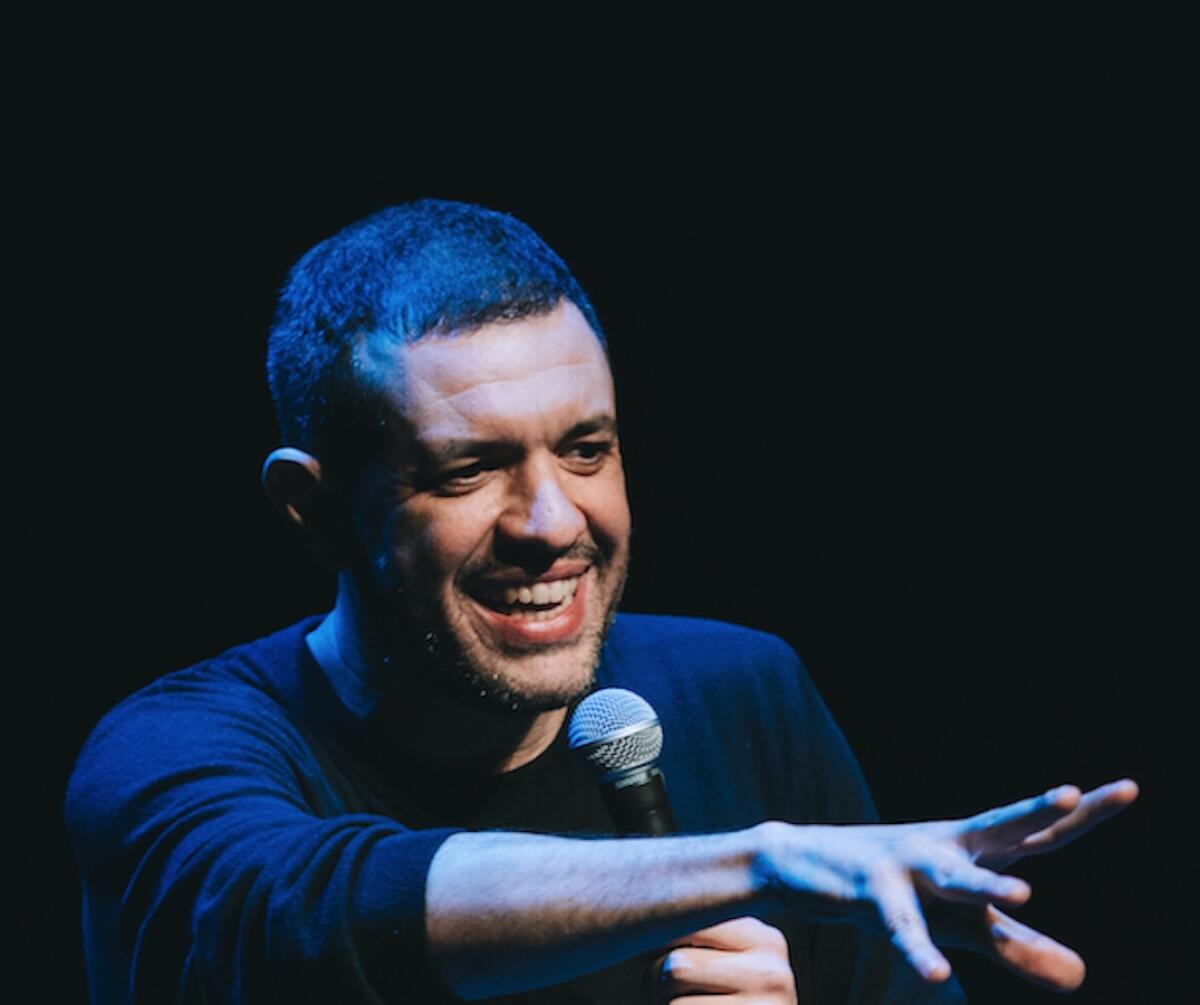 A Rende l'unica tappa di stand up Comedy di Francesco De Carlo - 