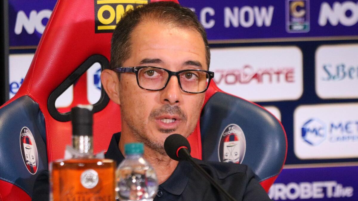 #CrotoneBenevento - Mister Longo: «Mi auguro domani di regalare una gioia ai tifosi - 