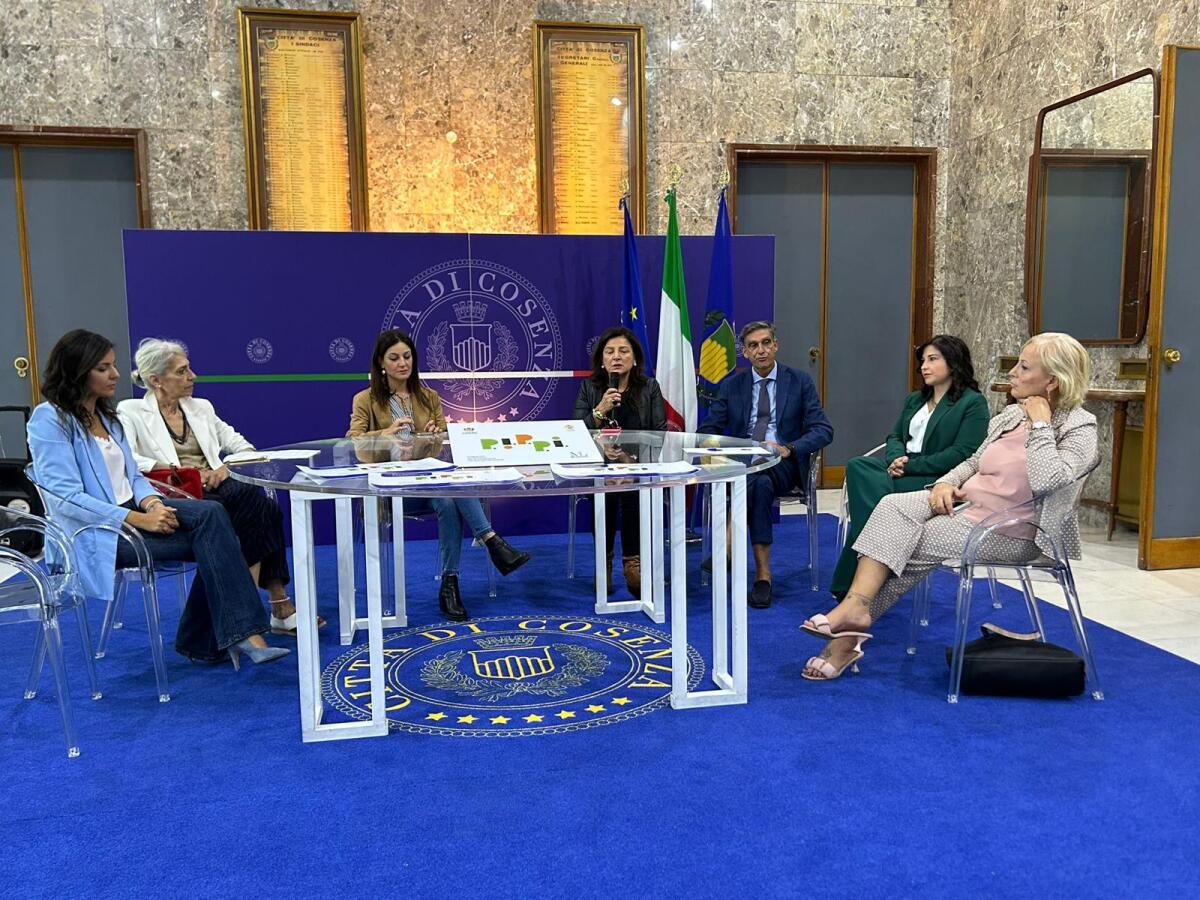 Cosenza - Presentato il Programma per famiglie e bambini in situazioni di vulnerabilità - 