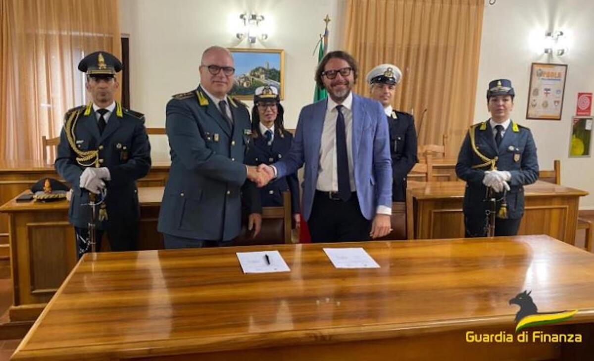 Pnrr, protocollo d'intesa tra Guardia di finanza e Comune di Paola per il controllo delle risorse - 