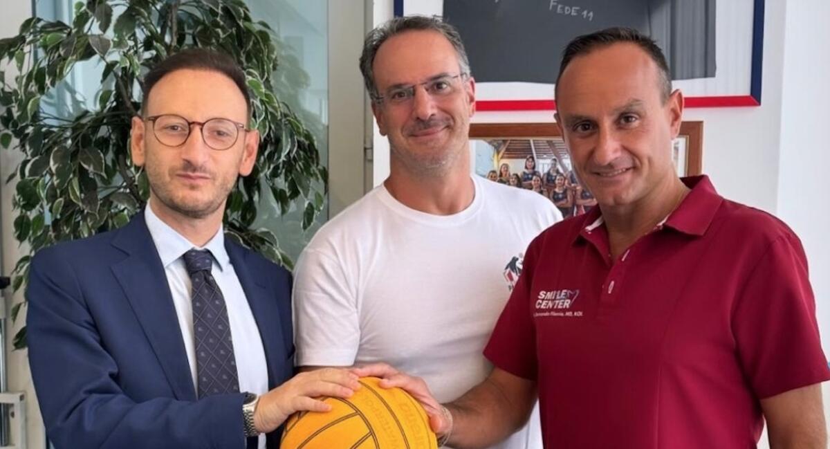 Al via la nuova stagione della squadra femminile “Smile Cosenza pallanuoto” - 