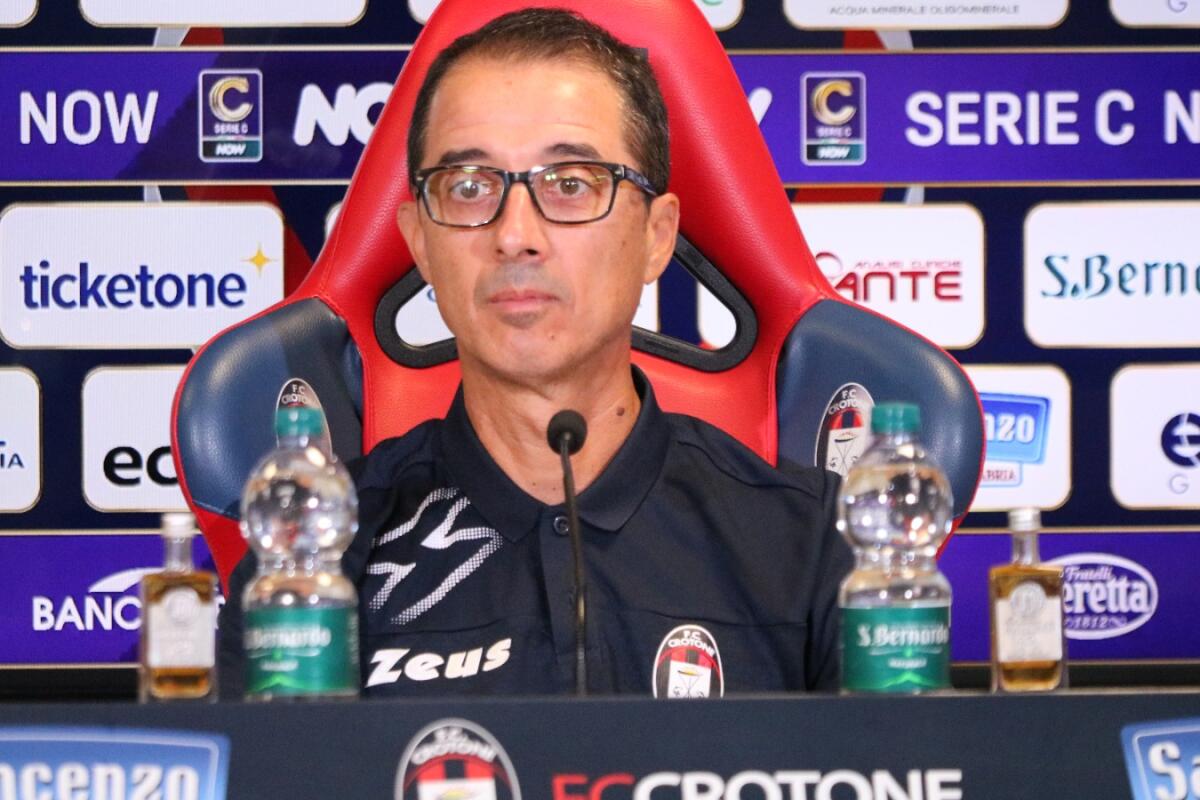 #CrotoneAvellino - Longo: "La strada tracciata è quella del lavoro" - 
