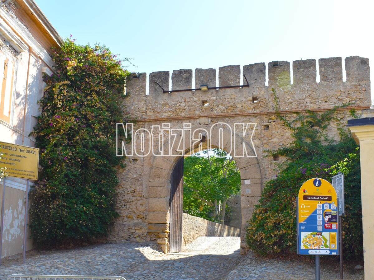 Crotone - Nella Festa di Halloween la fortezza apre le porte per i "Racconti horror del castello" - 