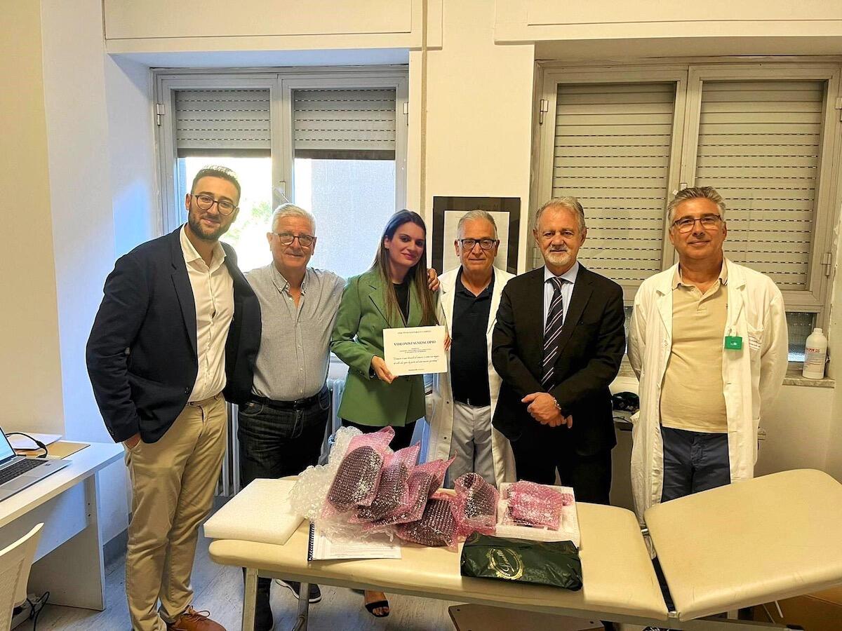 Mesoraca - Una coppia di sposini dona un moderno strumento alla struttura sanitaria di Campizzi - 