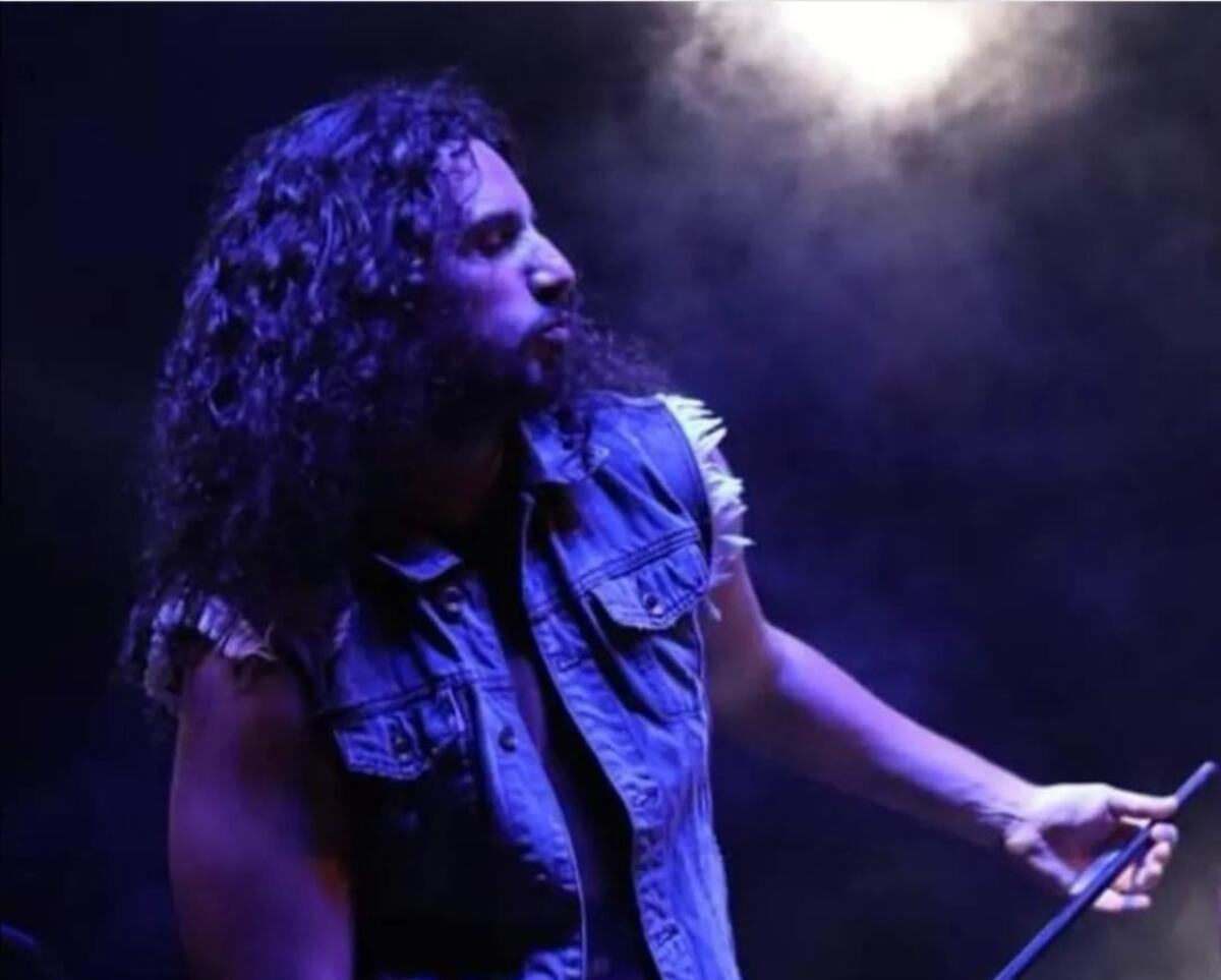 Il crotonese Frank Kori voce solista dello spettacolo Forever Queen - 