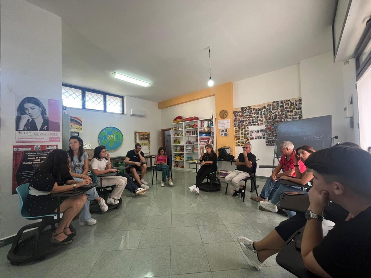 L'associazione Volontari di strada parla ai giovani per dire "no" alle dipendenze - 