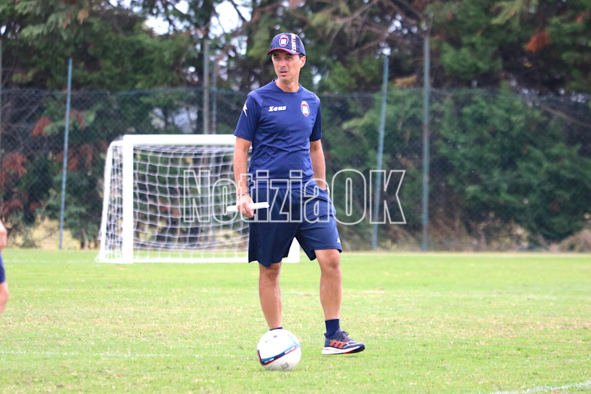 #MonopoliCrotone | Mister Longo: «Non siamo il solito Crotone, possiamo diventare un nuovo Crotone» - 